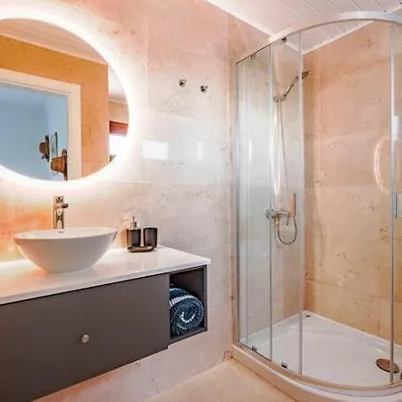 Private In Vila